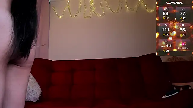 Snapshot of ohpetitemuse chatting on February 2025 07:49:01 PM ohpetitemuse online show from February 2025 07:49:01 PM