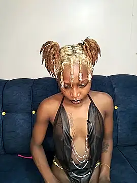 Snapshot of Sexyvyee_ chatting on March 2025 06:37:02 PM Sexyvyee online show from March 2025 06:37:02 PM