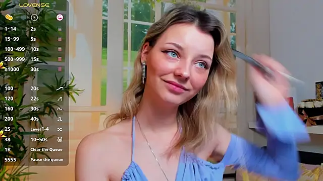 pretty little thing online show from January 2025 09:48:02 PM