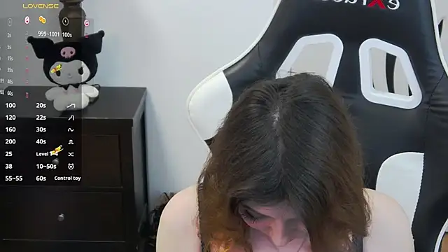 pretty little thing online show from April 2026 05:11:01 PM