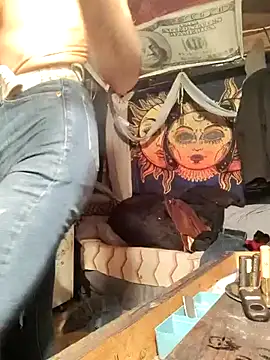 Snapshot of Gillygilly76 chatting on November 2025 12:18:01 PM Gillygilly76 online show from November 2025 12:18:01 PM