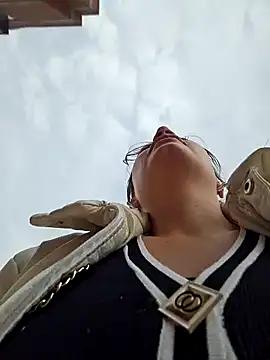 valery mora online show from February 2025 01:39:01 PM