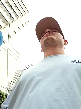 Snapshot of _Ottis_ chatting on November 2025 03:55:01 PM Ottis online show from November 2025 03:55:01 PM