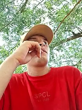 Snapshot of _Ottis_ chatting on November 2025 06:37:02 PM Ottis online show from November 2025 06:37:02 PM