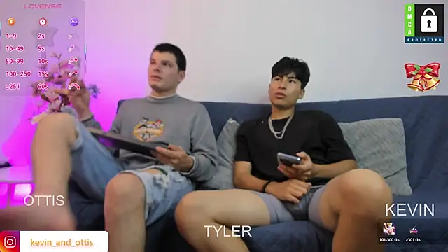 Snapshot of _Ottis_ chatting on January 2026 10:26:01 PM Ottis online show from January 2026 10:26:01 PM