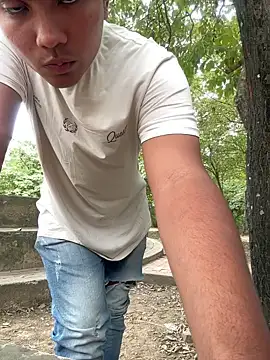 Snapshot of _Ottis_ chatting on February 2026 06:15:02 PM Ottis online show from February 2026 06:15:02 PM