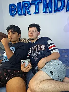 Snapshot of _Ottis_ chatting on February 2026 01:17:01 AM Ottis online show from February 2026 01:17:01 AM