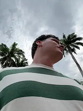 Snapshot of _Ottis_ chatting on February 2026 02:47:02 PM Ottis online show from February 2026 02:47:02 PM