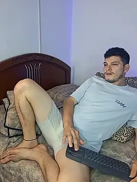 Snapshot of _Ottis_ chatting on March 2026 10:48:01 PM Ottis online show from March 2026 10:48:01 PM