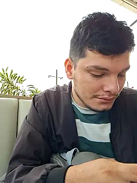 Snapshot of _Ottis_ chatting on March 2026 02:27:01 PM Ottis online show from March 2026 02:27:01 PM