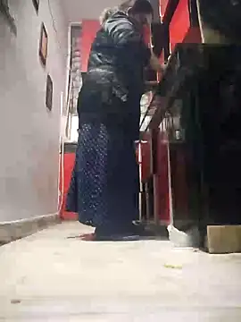 kirti  arora online show from December 2024 04:31:02 AM