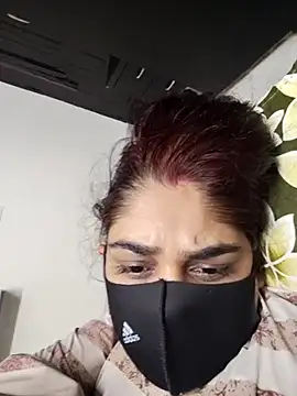 kirti  arora online show from September 2025 08:05:01 AM