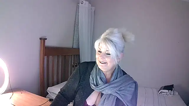 Miahotmilf online show from February 2025 07:46:01 PM