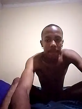 Snapshot of bobzerr chatting on November 2025 11:03:01 PM bobzerr online show from November 2025 11:03:01 PM