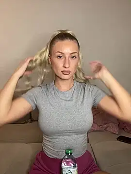 belle98 online show from September 2025 07:19:02 PM