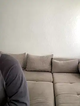 belle98 online show from October 2025 10:34:02 AM