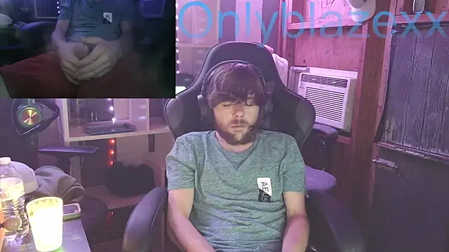 Snapshot of OnlyBlazexx chatting on January 2026 06:18:01 AM OnlyBlazexx online show from January 2026 06:18:01 AM