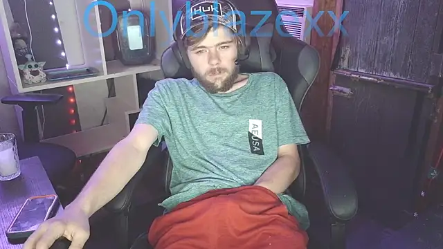 Snapshot of OnlyBlazexx chatting on January 2026 02:39:02 AM OnlyBlazexx online show from January 2026 02:39:02 AM