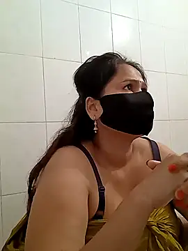 Snapshot of Tishani chatting on January 2025 03:13:01 AM Tishani online show from January 2025 03:13:01 AM