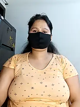 Snapshot of Tishani chatting on January 2025 12:28:02 AM Tishani online show from January 2025 12:28:02 AM