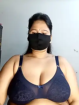 Snapshot of Tishani chatting on January 2025 10:59:01 PM Tishani online show from January 2025 10:59:01 PM