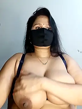 Snapshot of Tishani chatting on February 2025 02:26:02 PM Tishani online show from February 2025 02:26:02 PM