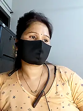 Snapshot of Tishani chatting on February 2025 01:30:02 PM Tishani online show from February 2025 01:30:02 PM