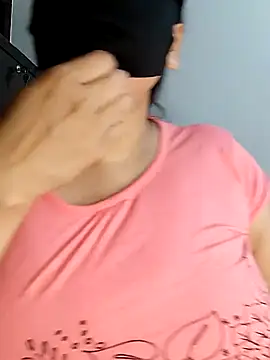 Snapshot of Tishani chatting on February 2025 01:26:01 AM Tishani online show from February 2025 01:26:01 AM