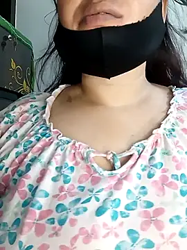 Snapshot of Tishani chatting on September 2025 06:42:02 PM Tishani online show from September 2025 06:42:02 PM