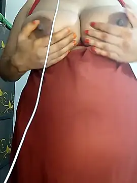 Snapshot of Tishani chatting on September 2025 09:28:02 PM Tishani online show from September 2025 09:28:02 PM