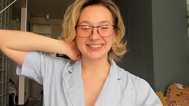 Lilith lutherlow online show from March 2026 12:11:01 PM