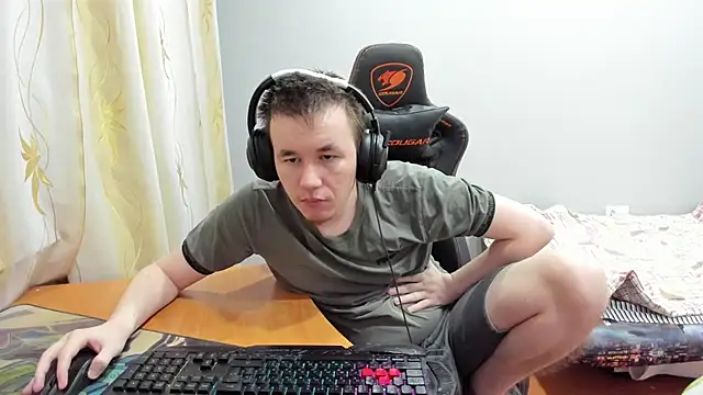 iliaskrislove online show from November 2025 10:51:01 PM