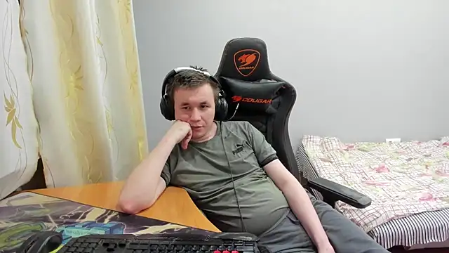 iliaskrislove online show from December 2025 05:43:02 PM