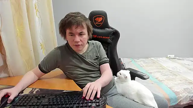 iliaskrislove online show from March 2026 02:12:01 PM