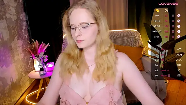 Aemilia  online show from November 2025 08:53:02 AM