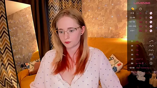 Snapshot of Aemilia_ chatting on June 2026 08:28:01 AM Aemilia online show from June 2026 08:28:01 AM