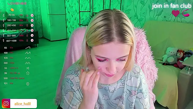 Alice Halle online show from December 2024 07:16:01 PM