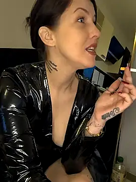 Snapshot of Linalicious chatting on December 2024 02:48:02 PM Linalicious online show from December 2024 02:48:02 PM