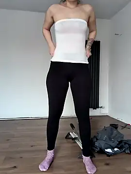 Snapshot of Linalicious chatting on January 2025 11:50:01 AM Linalicious online show from January 2025 11:50:01 AM