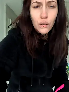 Snapshot of Linalicious chatting on February 2025 10:48:02 AM Linalicious online show from February 2025 10:48:02 AM