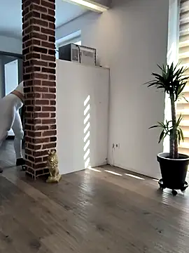 Snapshot of Linalicious chatting on February 2025 09:43:02 AM Linalicious online show from February 2025 09:43:02 AM