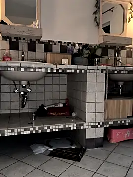 Snapshot of Linalicious chatting on February 2025 01:49:02 PM Linalicious online show from February 2025 01:49:02 PM