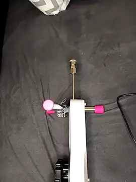 Snapshot of Linalicious chatting on November 2025 08:25:02 AM Linalicious online show from November 2025 08:25:02 AM