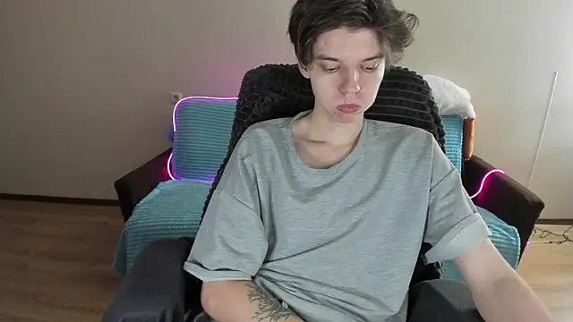 Liam sexy1 online show from December 2024 05:04:01 AM