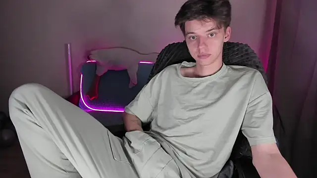 Liam sexy1 online show from October 2025 02:18:02 PM