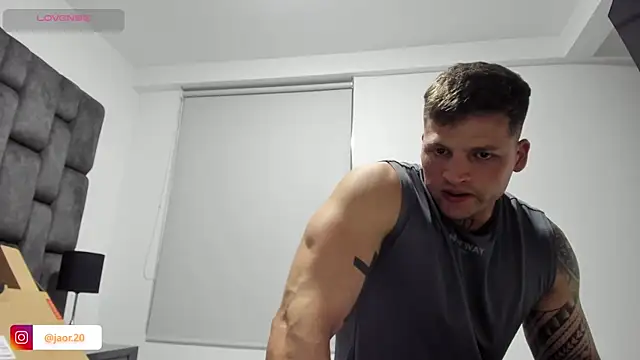 Jaor owens20 online show from November 2025 01:49:01 AM