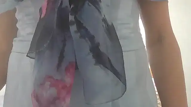 Snapshot of HollyJewel chatting on December 2024 04:27:02 PM HollyJewel online show from December 2024 04:27:02 PM