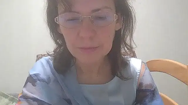 Snapshot of HollyJewel chatting on December 2024 07:43:02 PM HollyJewel online show from December 2024 07:43:02 PM