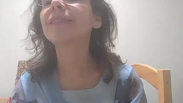 Snapshot of HollyJewel chatting on December 2024 06:31:01 PM HollyJewel online show from December 2024 06:31:01 PM