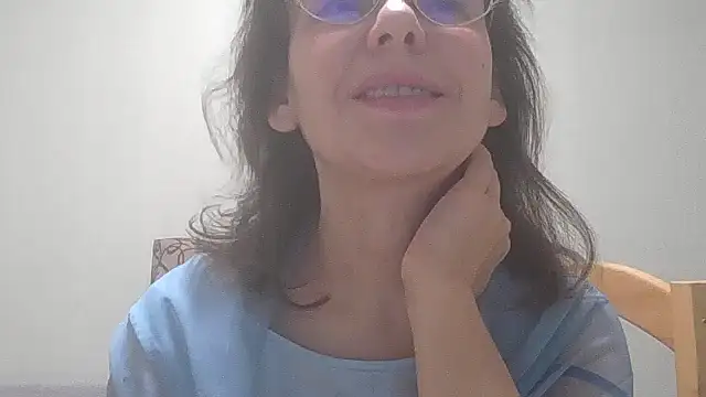 Snapshot of HollyJewel chatting on December 2024 04:16:02 PM HollyJewel online show from December 2024 04:16:02 PM